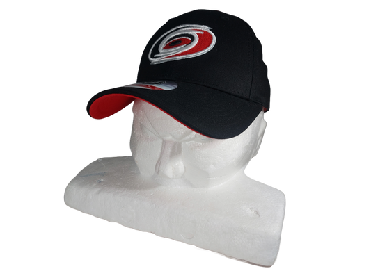 Carolina Hurricanes Youth size -lippalakki