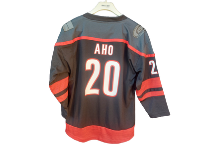 Sebastian Aho, Carolina Hurricanes -pelipaita (Jr-koko)